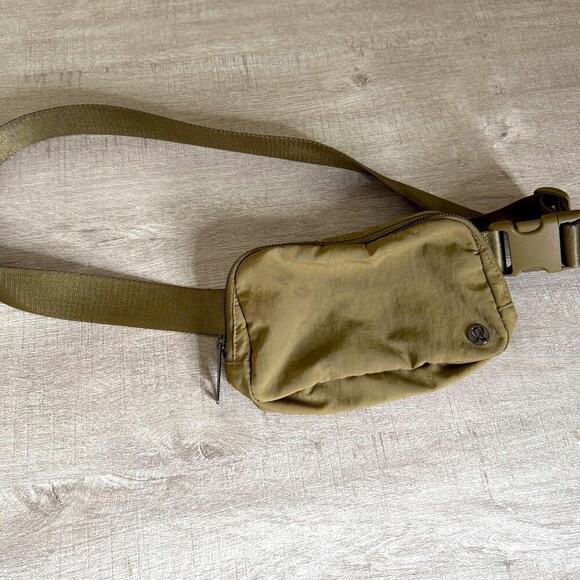 lululemon athletica Handbags - Lululemon Everywhere Belt Bag Artifact RARE